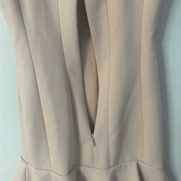 BCBG MAX AZRIA SCOOP NECK FLUTED DRESS - Picture 9 of 9